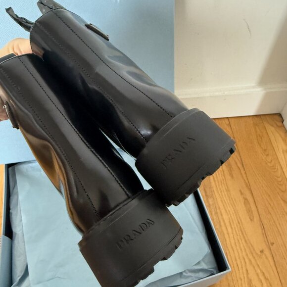 NWT Prada Ankle Boots Spazzolato Black Brushed Leather Lace-up Triangle Logo - Picture 10 of 11